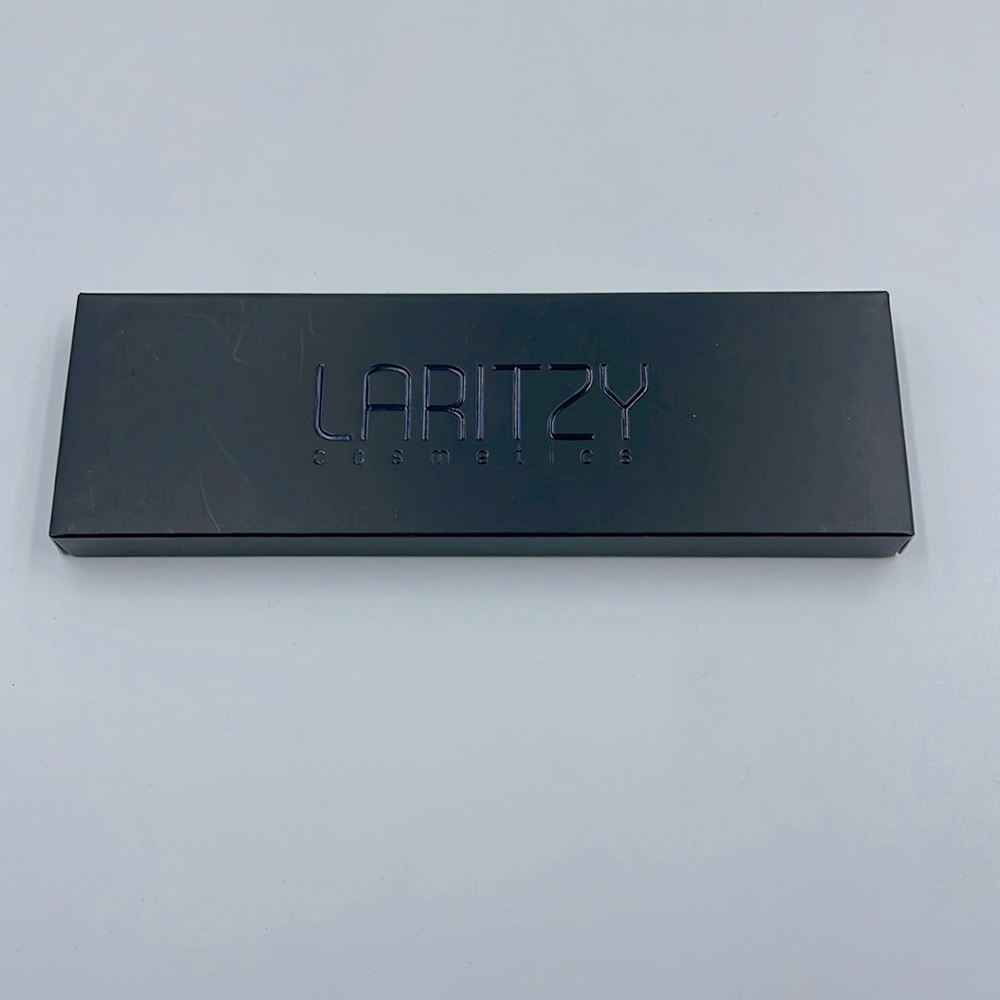 Laritzy Cosmetics Artistry Palette (NWT)